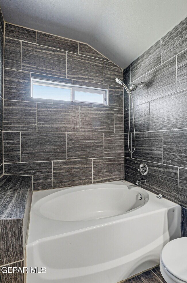Building Photo - 14609 Carlo Alvarado Dr