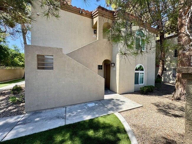 Primary Photo - 3145 E Flamingo Rd
