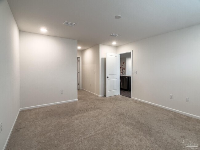 Building Photo - 5760 Blackhorse Cir