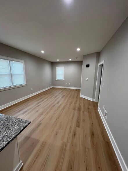 Building Photo - 2758 N Booth St