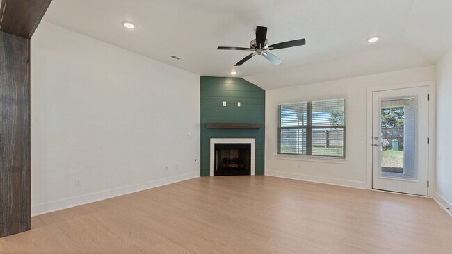 Building Photo - 4246 W Buckaroo St