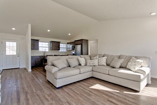 Building Photo - 159 Zachary Dr