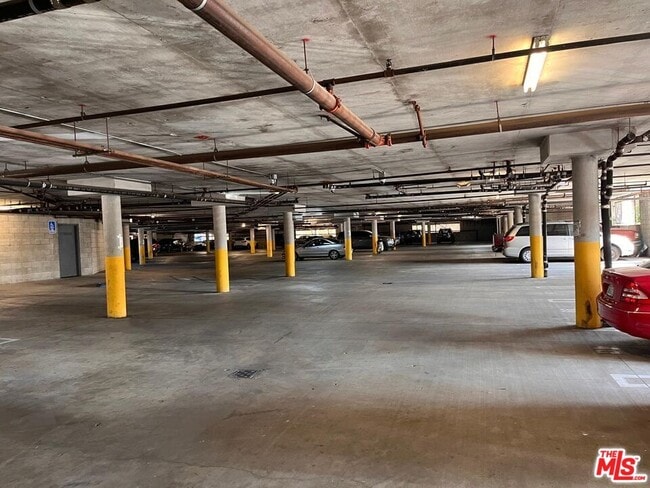 Building Photo - 12375 Osborne Pl