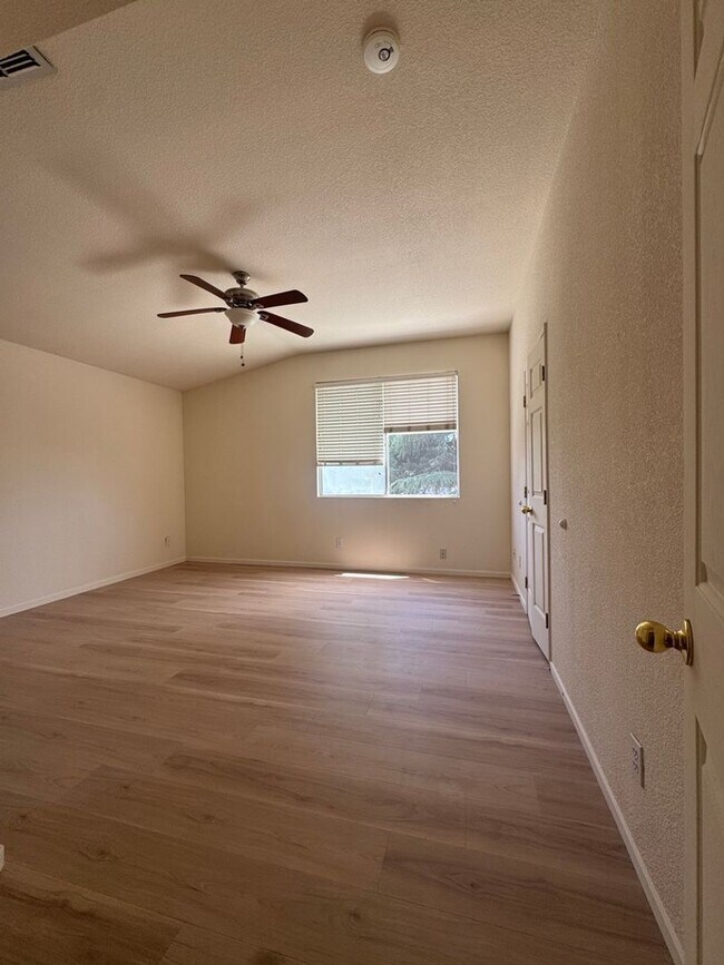 Building Photo - Beautiful 4BD, 2.5BA Home in a Great Location!