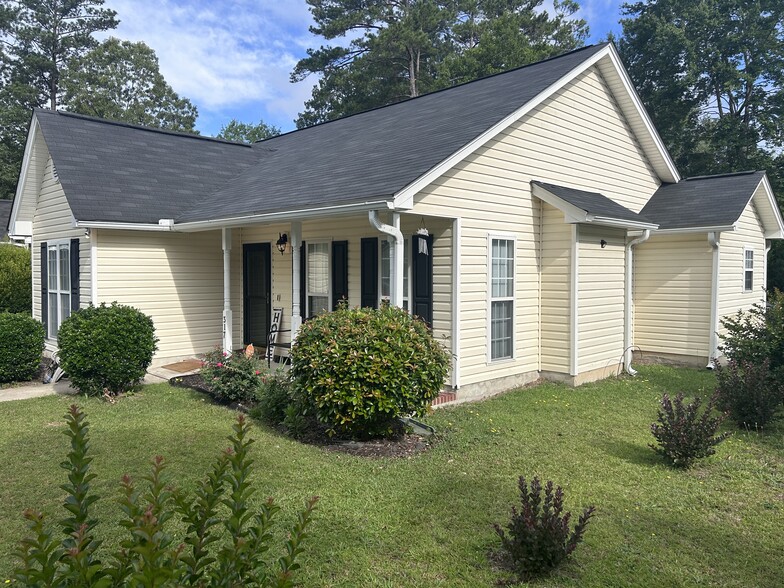 Building Photo - 317 Jaybird Ln