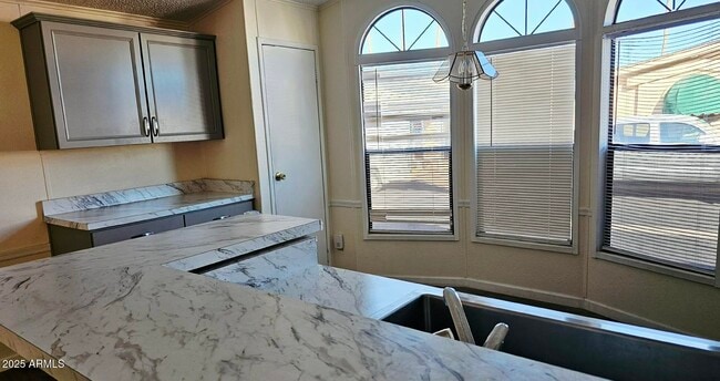 Building Photo - 6162 S Pinehurst Dr