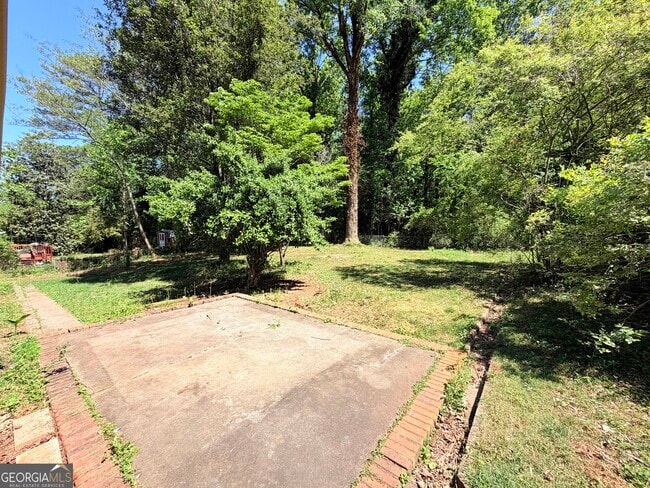 Building Photo - 1140 Azalea Cir NE