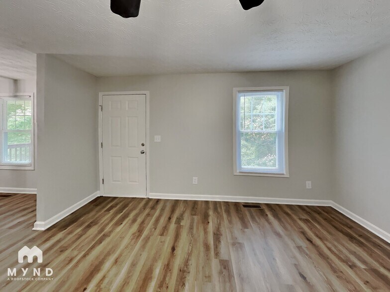 Building Photo - 316 Eleanor Dr