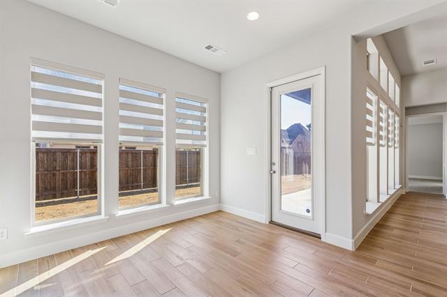 Building Photo - 3300 Honey Suckle Ln