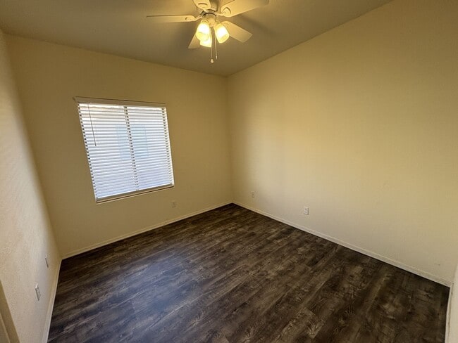 Building Photo - Great eastside location Pet friendly