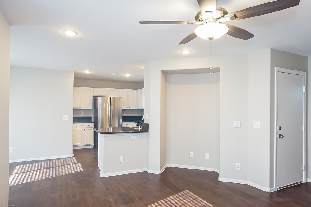 Building Photo - 9213 Millikan Ave