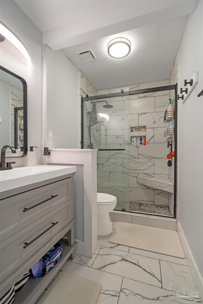 Building Photo - 5001 Grande Dr