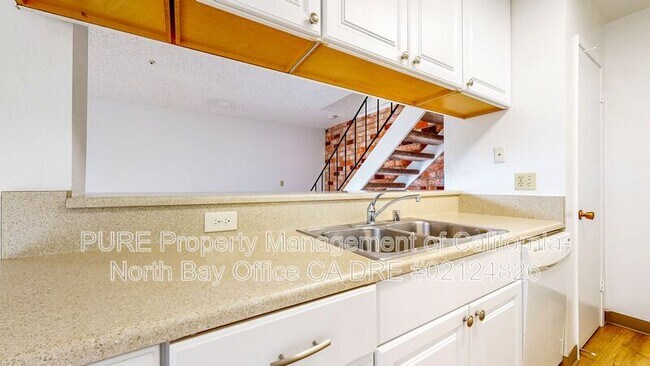 Building Photo - 1877 Dorado Ct