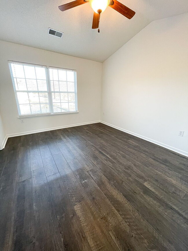 Building Photo - Single Family Home
