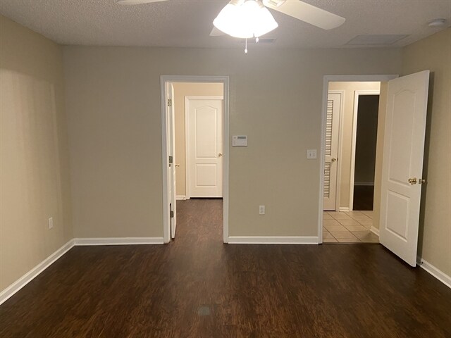 Building Photo - 11542 Brian Lakes Dr