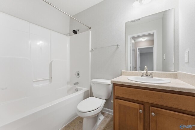 Building Photo - 3294 Castlecreek Dr SW