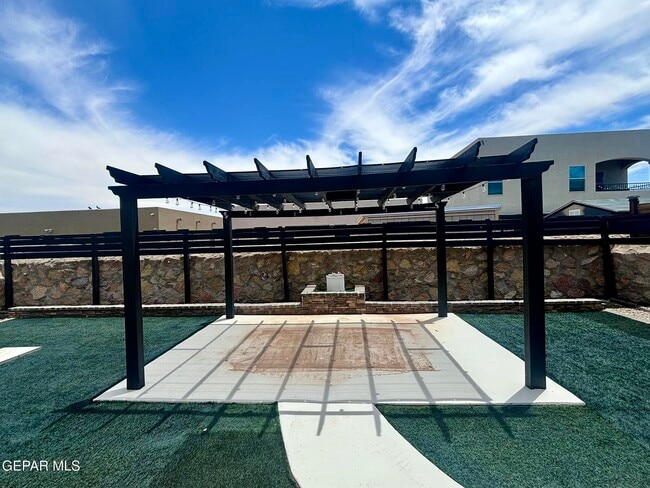 Building Photo - 15152 Imagine Dr