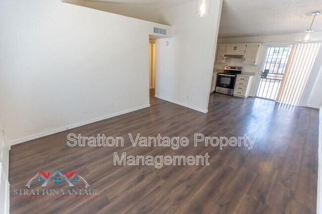 Building Photo - 3120 N 67th Ln