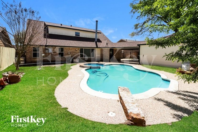 Building Photo - 307 Coronation Dr