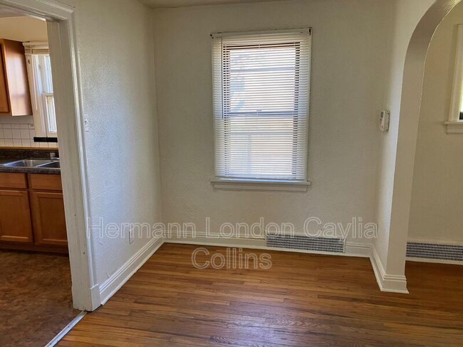 Building Photo - 241 Henquin Dr