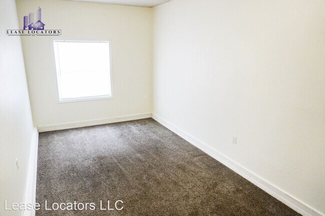 Building Photo - 2 br, 1 bath House - 2059 E 9th St