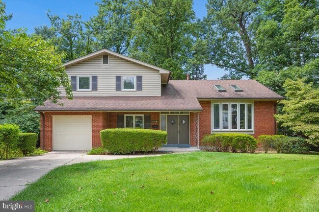 Building Photo - 9202 Wilmett Ct