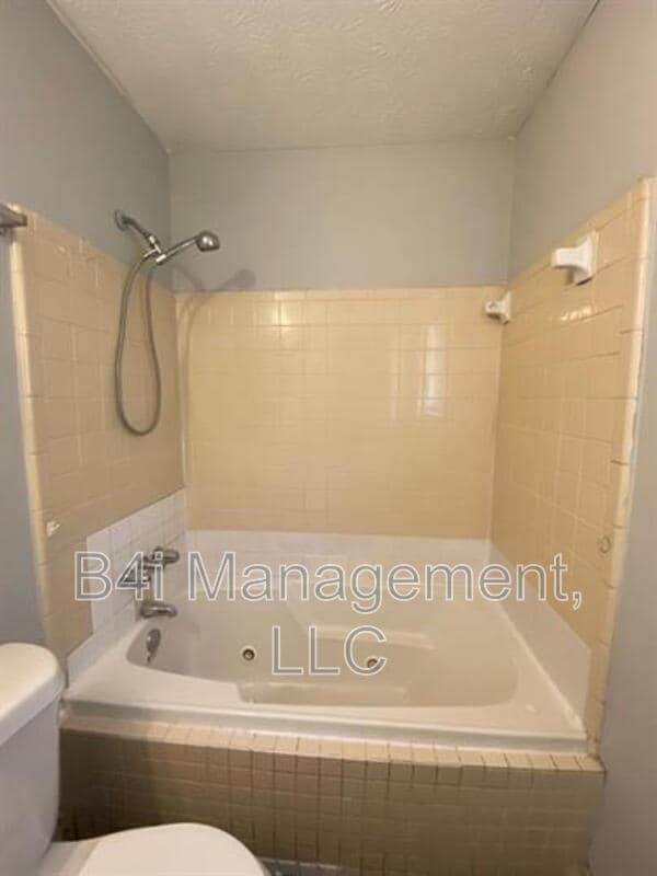 Building Photo - 8103 Creekstone Ct