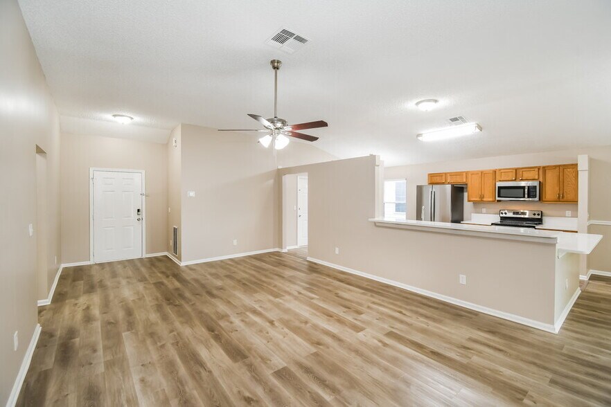 Building Photo - 1418 Runes Ct