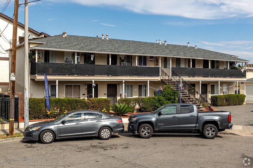 Building Photo - 916 S. Cambridge St.