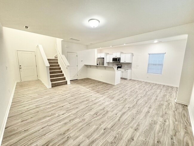 Building Photo - 113 Lorcan Ln