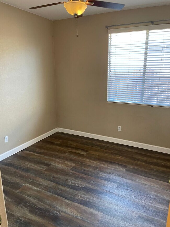 Building Photo - 5200 Fox Trotter Way