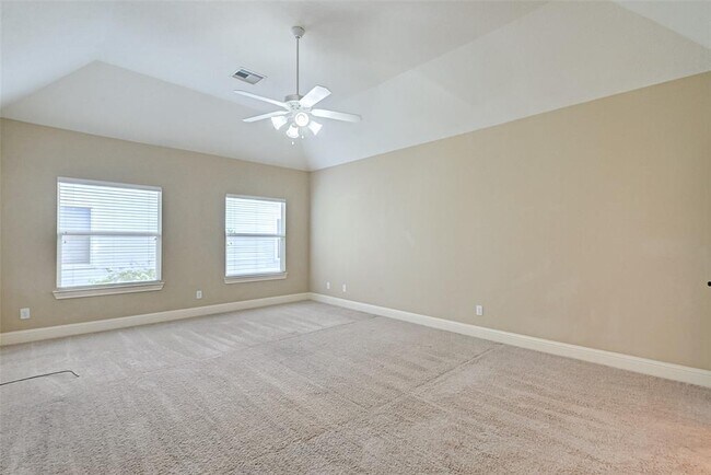 Building Photo - 5708 Petty St