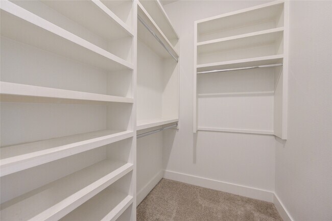 Building Photo - 8964 Zurcher Ln