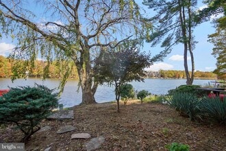 Building Photo - 2006 Lakebreeze Way