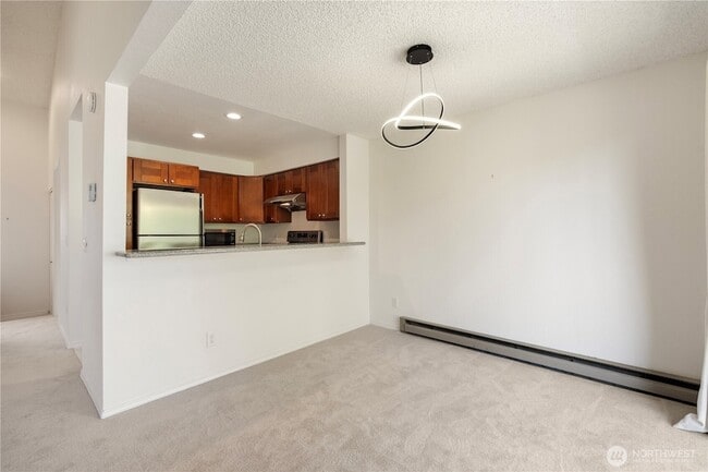 Building Photo - 14629 NE 35th St