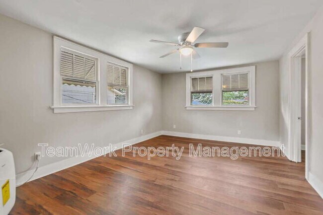 Building Photo - 3530 Admiral Dr
