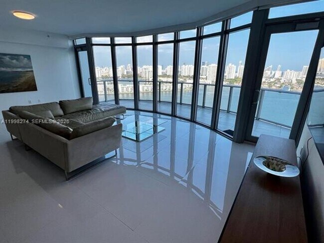 Building Photo - 17301 Biscayne Blvd