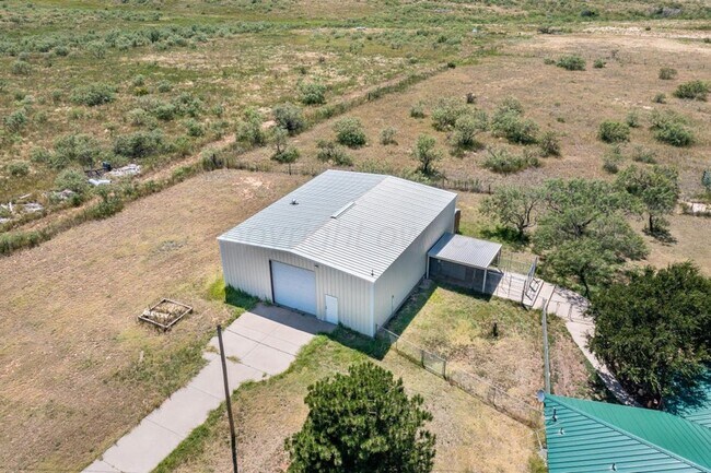Building Photo - 10401 Arlie Rd