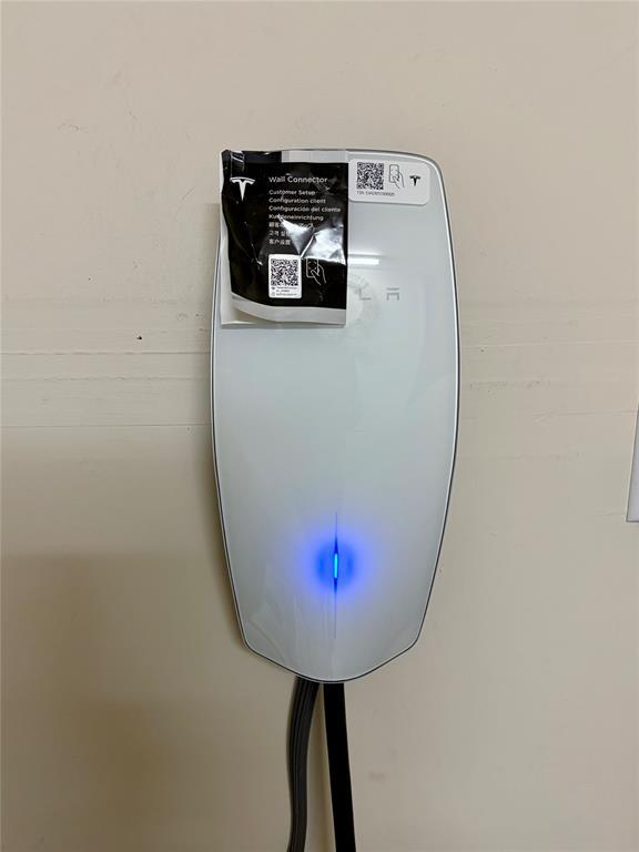 Building Photo - 103 Whispering Wind Dr