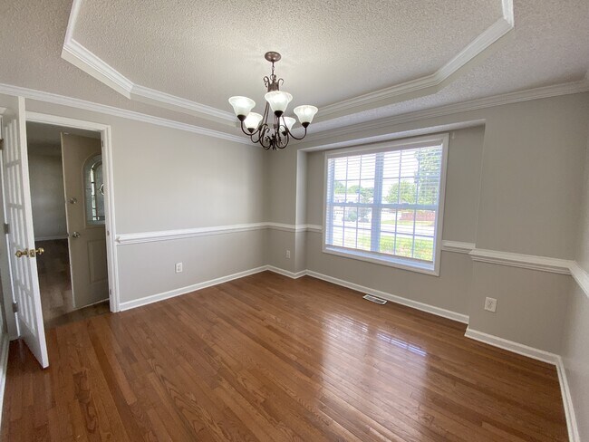 Building Photo - 346 Cresthaven Dr