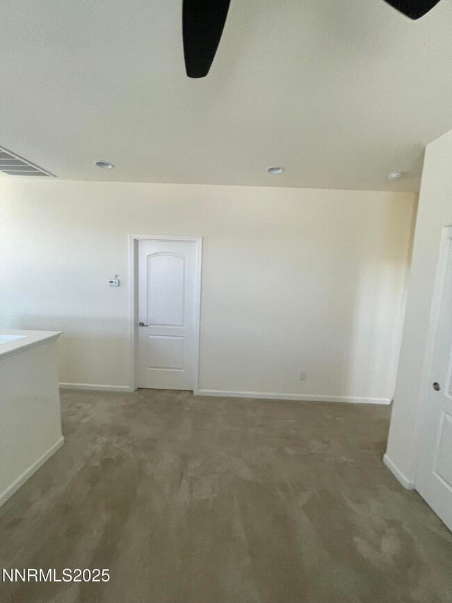 Building Photo - 7115 Diversey Dr