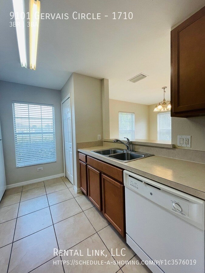 Building Photo - 9101 Gervais Cir