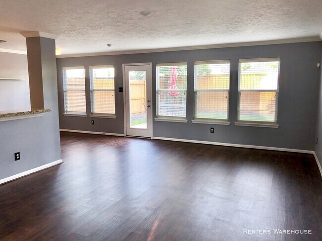 Building Photo - Stunning 3/2.5 townhome in Dominion Estates