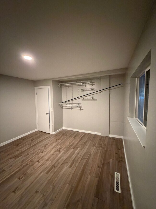 Building Photo - 451 S 200 E