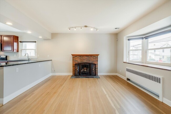 Building Photo - Entire House Rental