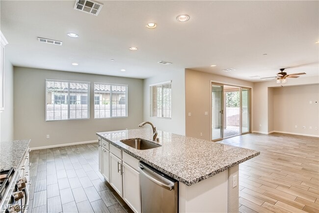 Building Photo - 2517 Bankhurst St