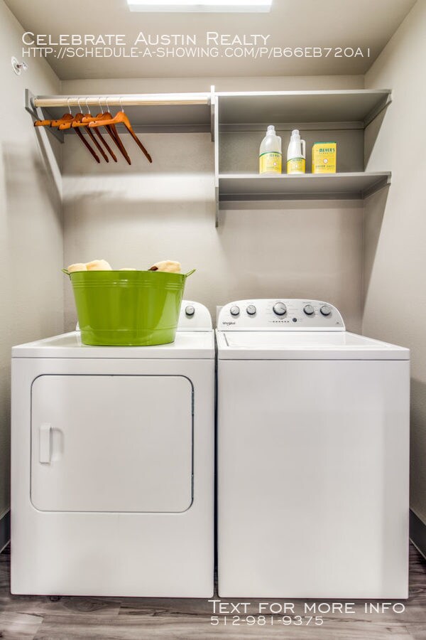 Building Photo - Aura Riverside