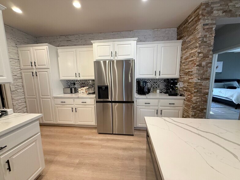 Building Photo - 10246 Rio de Thule Ln