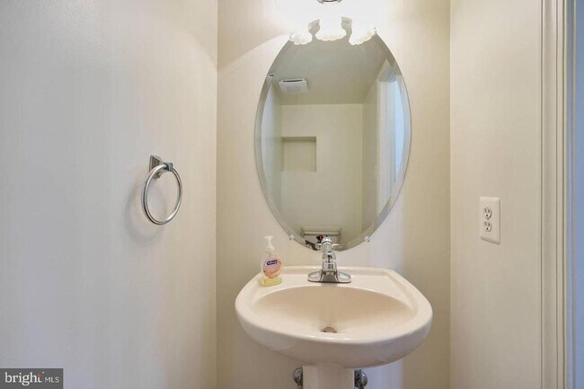 Building Photo - 3506 Connor Pl