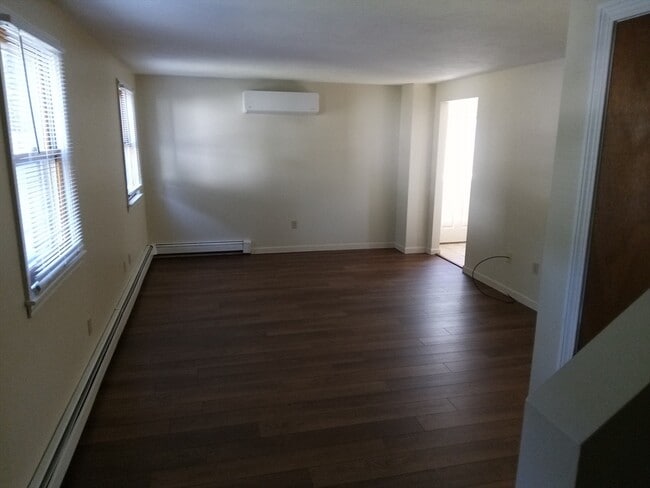 Building Photo - 15 Catalpa Cir